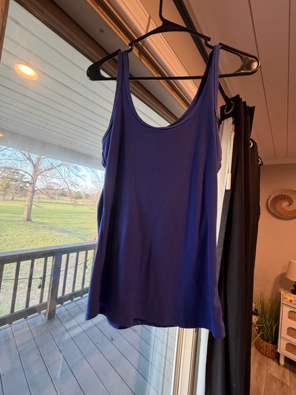 No Boundaries Women's Scoop Neck Tank Top - Royal Blue